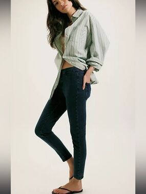 New We The Free Free People Black Women's Jeans Curve Infinite Streach Pull On,S
